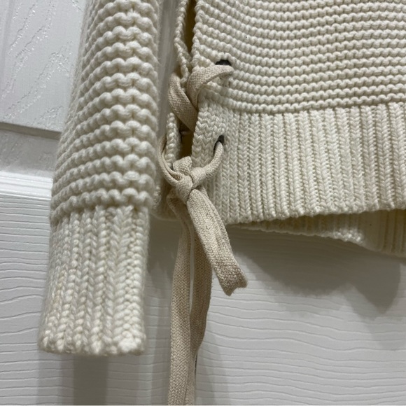 Abercrombie & Fitch Lace-Up Sweater - Picture 7 of 7